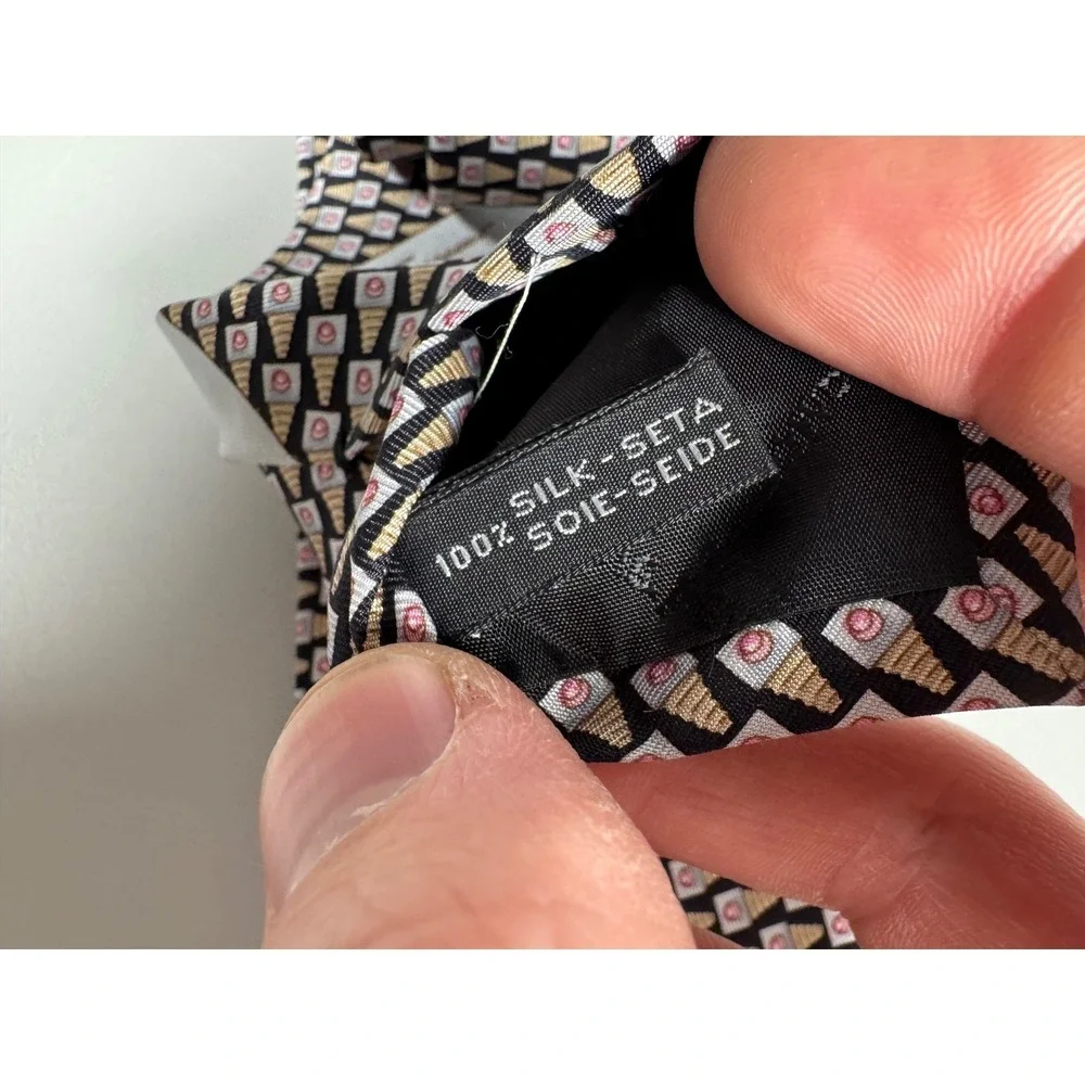Salvatore Ferragamo Mens Silk Tie Black‎ Geometric Made in Italy